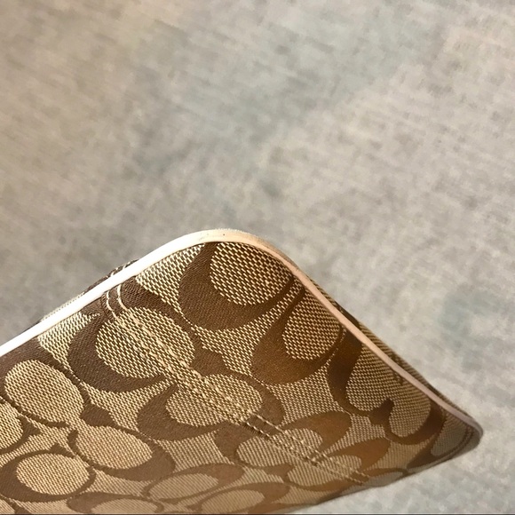 Coach signature crossbody bag - Picture 10 of 11